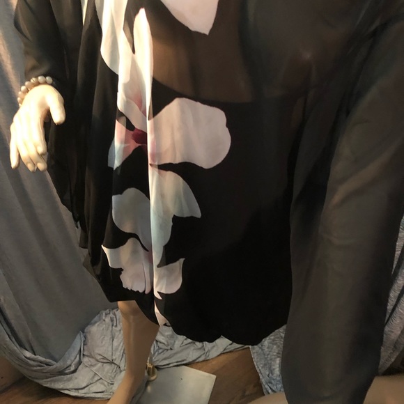 Alfani Sheer print black top - Picture 4 of 4